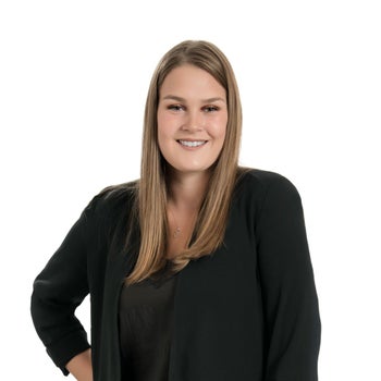 Portrait of Jade Hansen, Social Media